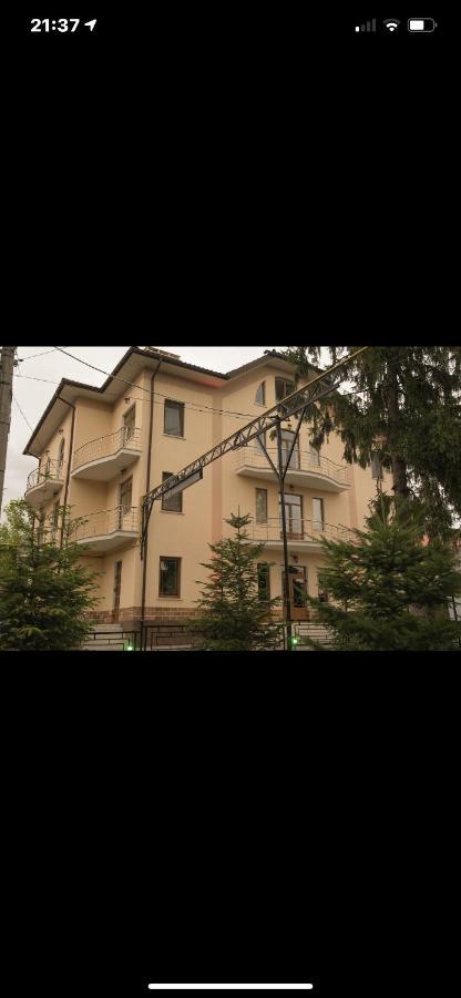 Готель Баронський Двір تشيرنيفتسي المظهر الخارجي الصورة